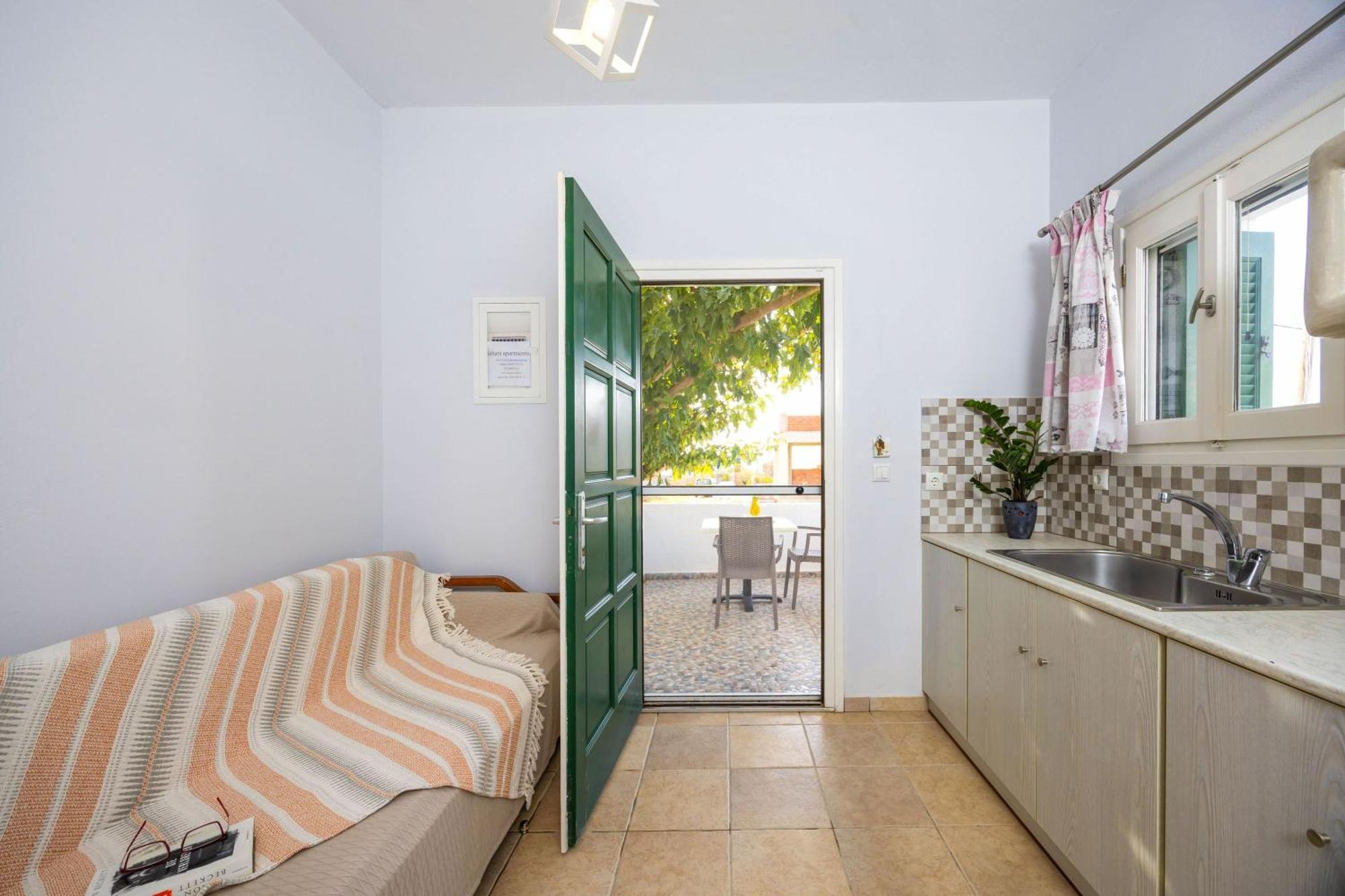 Sahara Beach Apartments - Kastraki Kastrákion Buitenkant foto